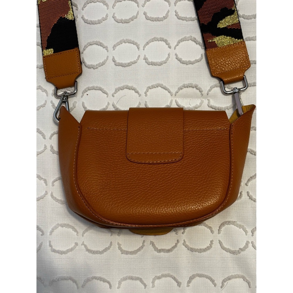 Made In Italy Leather cross-body bag with flap and Camo Interchangeable Strap - Picture 2 of 9